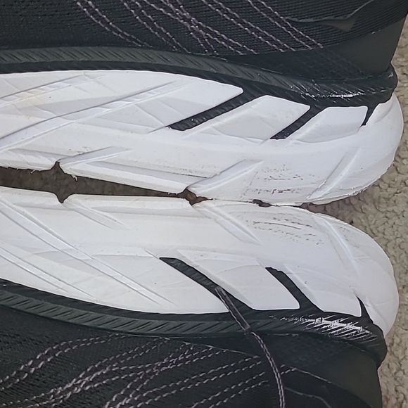 Hoka One One Clifton 6 Black and White - Picture 4 of 9